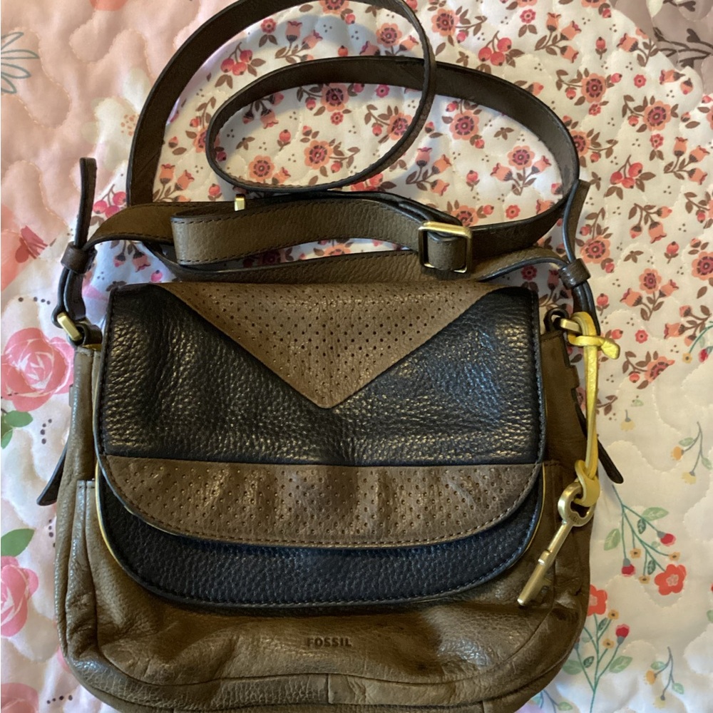 Fossil Women's Brown and Black Leather Crossbody Bag